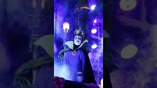 Evil Queen Casts a Spell On You #evilqueen #snowwhite  #disney #oogieboogiebash #californiaadventure