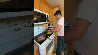 the best way to start the day❤️ #shorts #breakfast #cooking #couple #couplevlog #minivlog