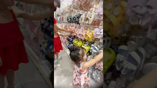 Đi siêu thị mua dép nào các bạn ơi! | Minh Minh Family #shorts #viral #trending #shortsvideo #cute