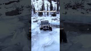 Czy Jeep da radę? Przejażdżka po lodowej tafli #jeep #offroad #ice #youtubeshorts #4x4 💎