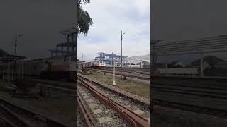 Kereta api lodaya melintas langsung stasiun Rancaekek