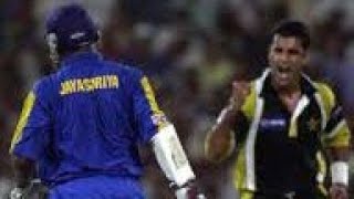 Waqar Younus bowling Vs Sri Lanka, 4 wickets at Sharjah ARY Gold Cup 2000-01