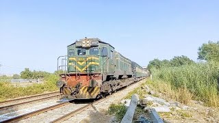 Peshawar To Karachi Bound Train 48 Down Rehman Baba Express l Epic View Of Curve+Tracks Sounds😊🔥😊.