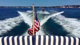 Hunt Yachts Surfhunter 25 Wakeboarding