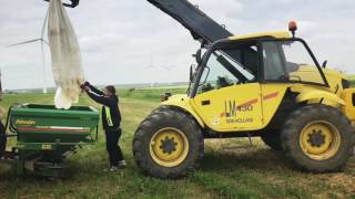 Fertilizat lucerna • New Holland LM 430 & UTB 650 + Donder •