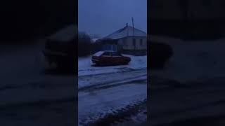 Нацгвардия Украины раздавила автомобиль.