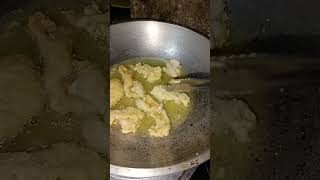 #yutubeshort #viral#asmrsounds #trendingshorts #frying chicken skin#yummy 😋