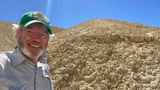 Hiking the Golden Canyon - Death Valley