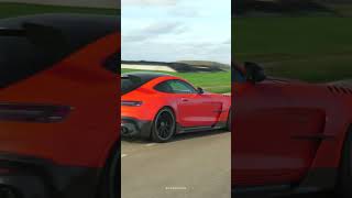 Ferrari SF90 vs Porsche 992 GT3 RS