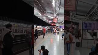 rajdhani express 🍁🎊🖤🙂. রাজধানী এক্সপ্রেস 🍁🍁🤍🤍🖤     #shorts #viral #train #youtubeshorts