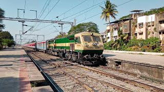 125 KMPH Afternoon Scorcher !!! Dual Cab EMD SGNR-KCVL Express Shatters Saphale