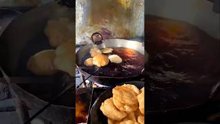 Chole Bhature kaise bante hai🤔।  #making #cholebhaturae #shortsvideo