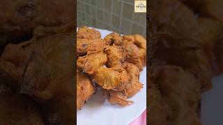 ഉള്ളി വട || ചായക്കട style crispy & soft Ulli vada || Onion vada #shortsfeed #snacks #ullivada #food