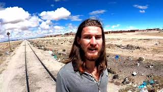 Turista francés convoca a limpiar el Cementerio de Trenes en Uyuni