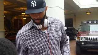 Carlos Boozer signing autographs, NBA player for Chicago Bulls - TopSignatures.com