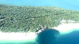 Sinkhole near Australia beach 'stable'