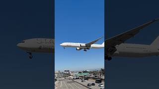 Singapore Airlines (Star Alliance livery) landing at LAX runway 24L #aviation #planespotting #boeing