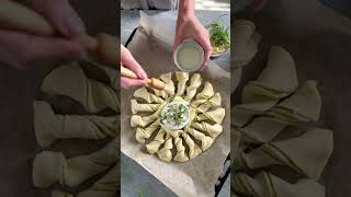 Bakt camembert med urtebrød  #howto