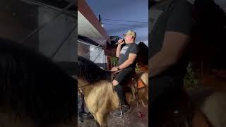 chegui chegando #chegando no show a cavalo #forroepiseiropraparedao #shorts sho#shorts#viral#cavalo