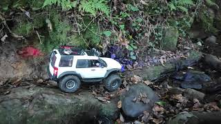 Mini vídeo cruzando el río, casi morimos en el intento 😅, Trx4 bronco Mst Discovery Defender crawler