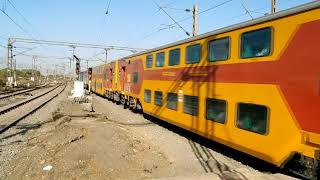 11086 UP MADGAON - LTT AC DOUBLE DECKER EXPRESS Entering Diva Junction