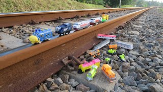 Drama Kereta Api Miniatur Babaranjang dan Menemukan Kereta Kontruksi Thomas dan CC206