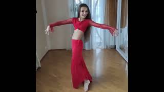 baby girl | belly dance | beautiful dance