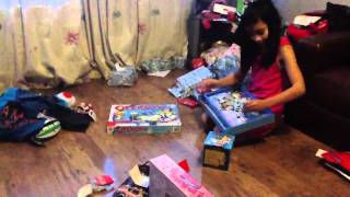 Aimee & Johnny Bienvenu Kids opening presents Christmas 2012 Part 2