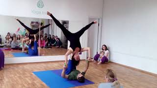 Акройога выступление Вика и Миша в Yoga live