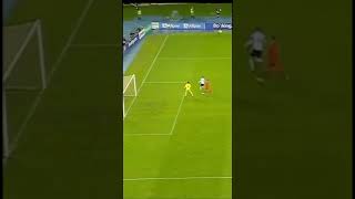 Thomas muller amazing back heel assist