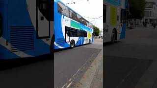 11593 Stagecoach South E400MMC Leaving with assault alarm