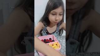 SALADA DE FRUTAS COM BALAS/ ASMR 😋😃#shorts#asmr