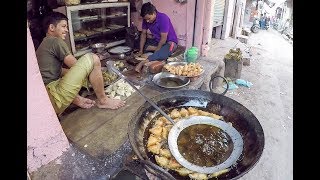 INDIAN SAMOSA, STREET food in AGRA, INDIA