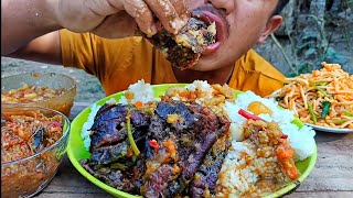 Mukbang spicy smoke pork with homemade veg chowmin.