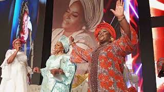 see how tope Alabi entertain Oba Elegushi Mum @70