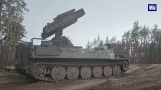 Strela-10 anti-aircraft missile system crews working