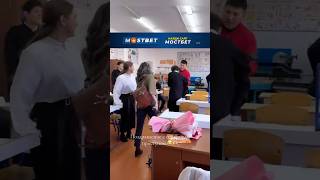 Учительница чуть не подралась. Шокирующие кадры #shortsvideo #shorts