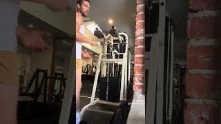 Single leg calf raises - machine