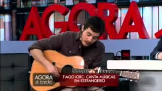 Tiago Iorc bate-papo com Danilo Gentili no Agora é Tarde