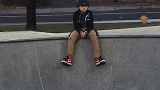 Skate Park Chronicles. (Biking the bowl)