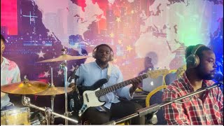 HOT🔥GHANAIAN PRAISE BASS GROOVE‼️🎸||EMMA THE BASS PLAYER|| Happy val’s Day Family❤️