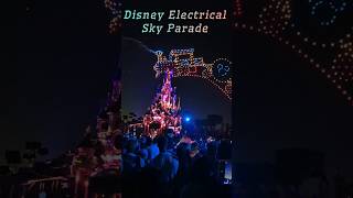 This show is all done with drones.. Spectacular!#shorts #drones #Disneyland paris #skyparade