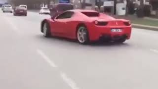 Crazy Ferrari 458 Driver Drifting Around Traffic