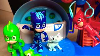 PJ MASKS Deluxe headquarters playset and Deluxe figure set