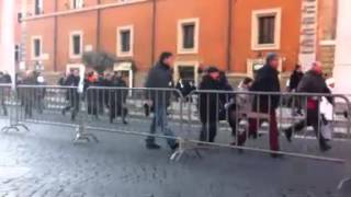 BBC News   Pope's last audience Crowds run to St Peter's Square