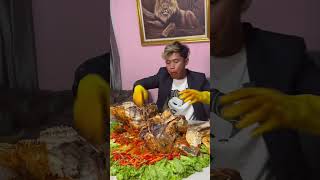 Makan cabe dan kepala sapi