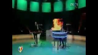 Paula Seling si Ovi -Playing with fire [ESC 2013]