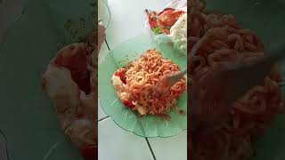 Makan mie goreng dan mie rebus  #shorts #short