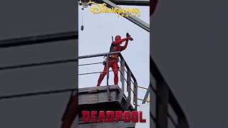 #deadpool donne des #conseils aux #guest d #avengerscampus à #disneylandparis ! #humour #humor