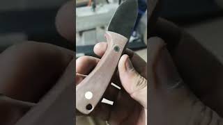 Este cuchillo lo aguantaría TODO